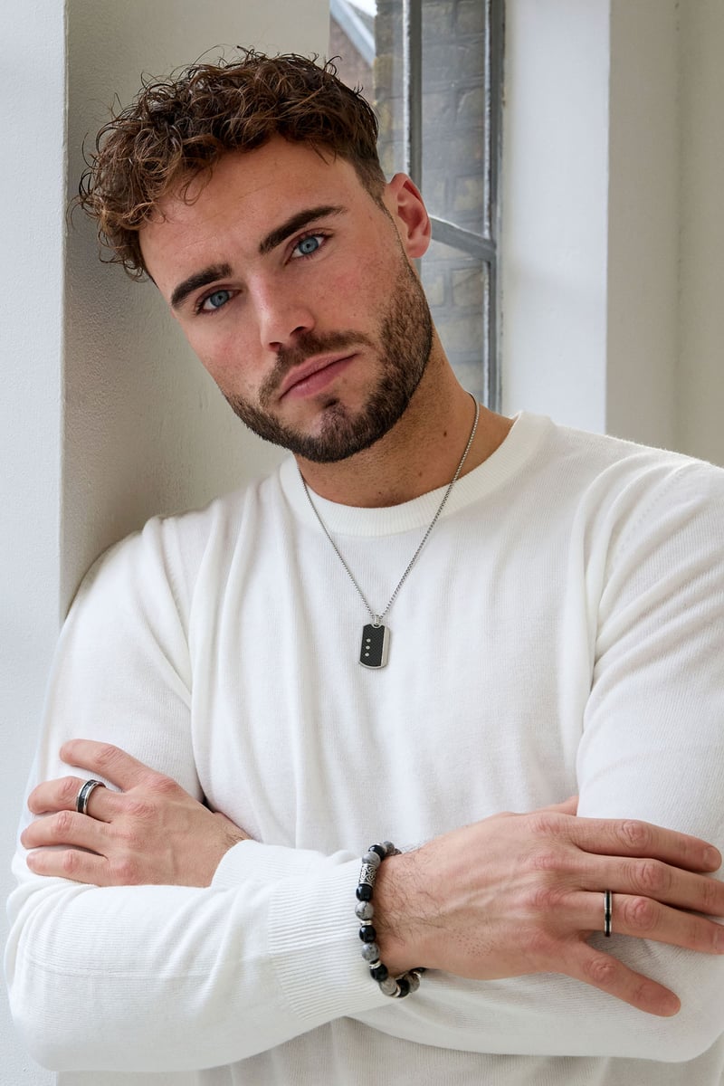 Men's bracelet beaded silver color details - gray