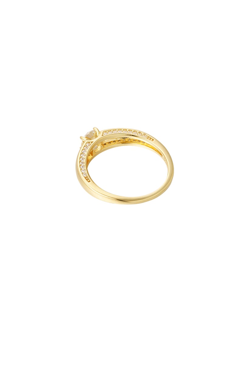 Ring basic met steen - Goud kleur - 16