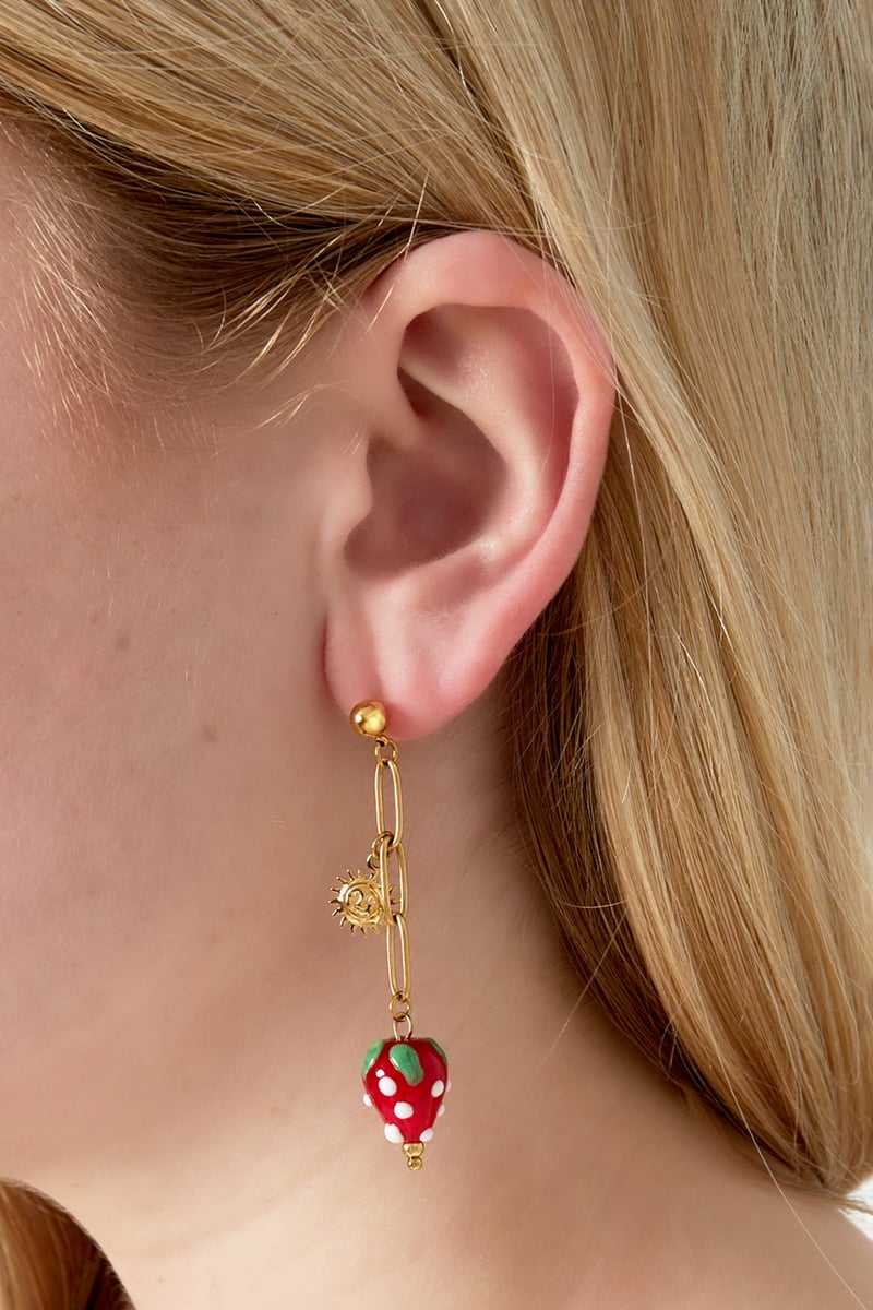 Aardbeienzon oorbellen